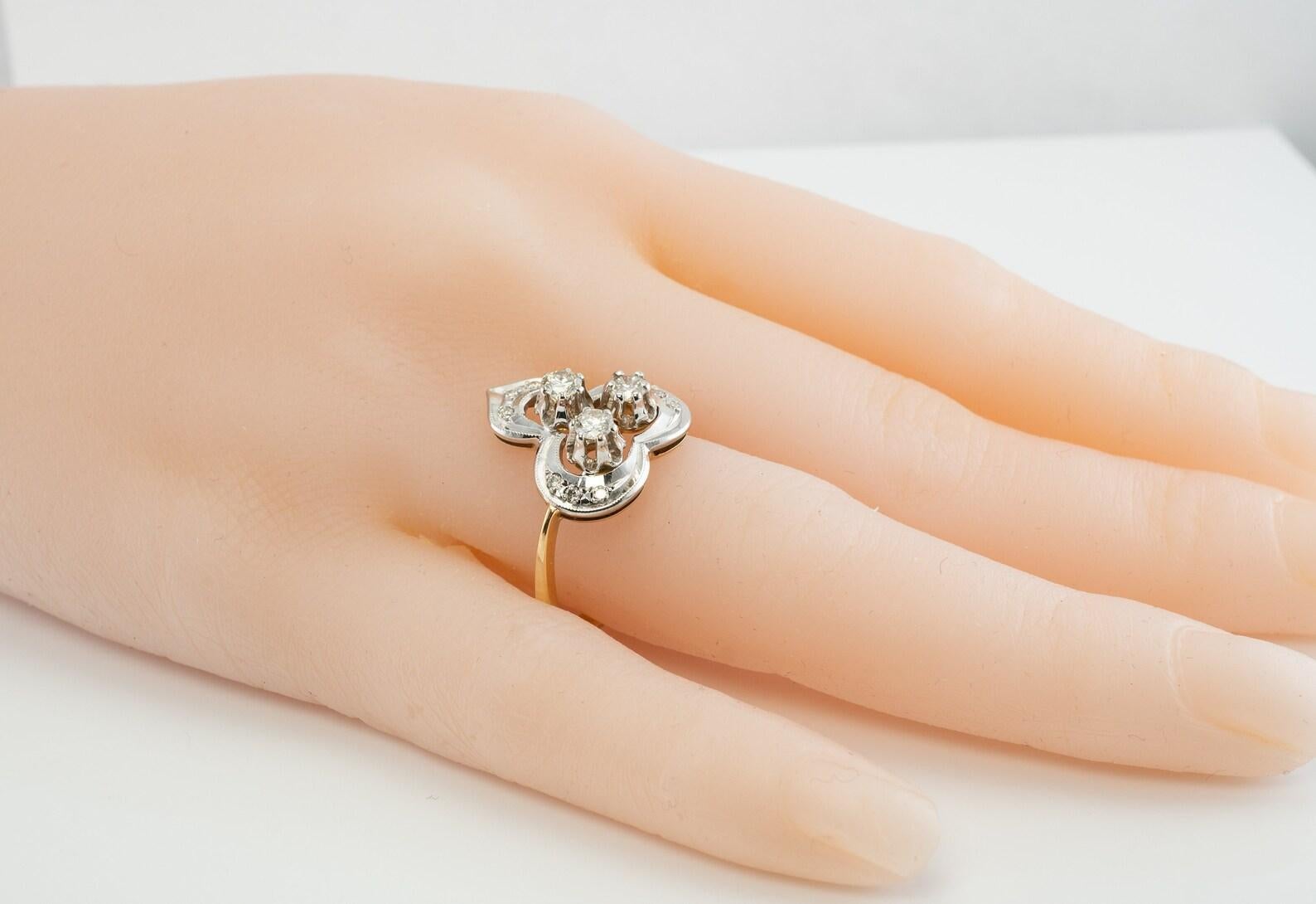 Anillo de diamantes naturales de oro amarillo blanco de 18 quilates URSS rusa  Soviética en venta 6
