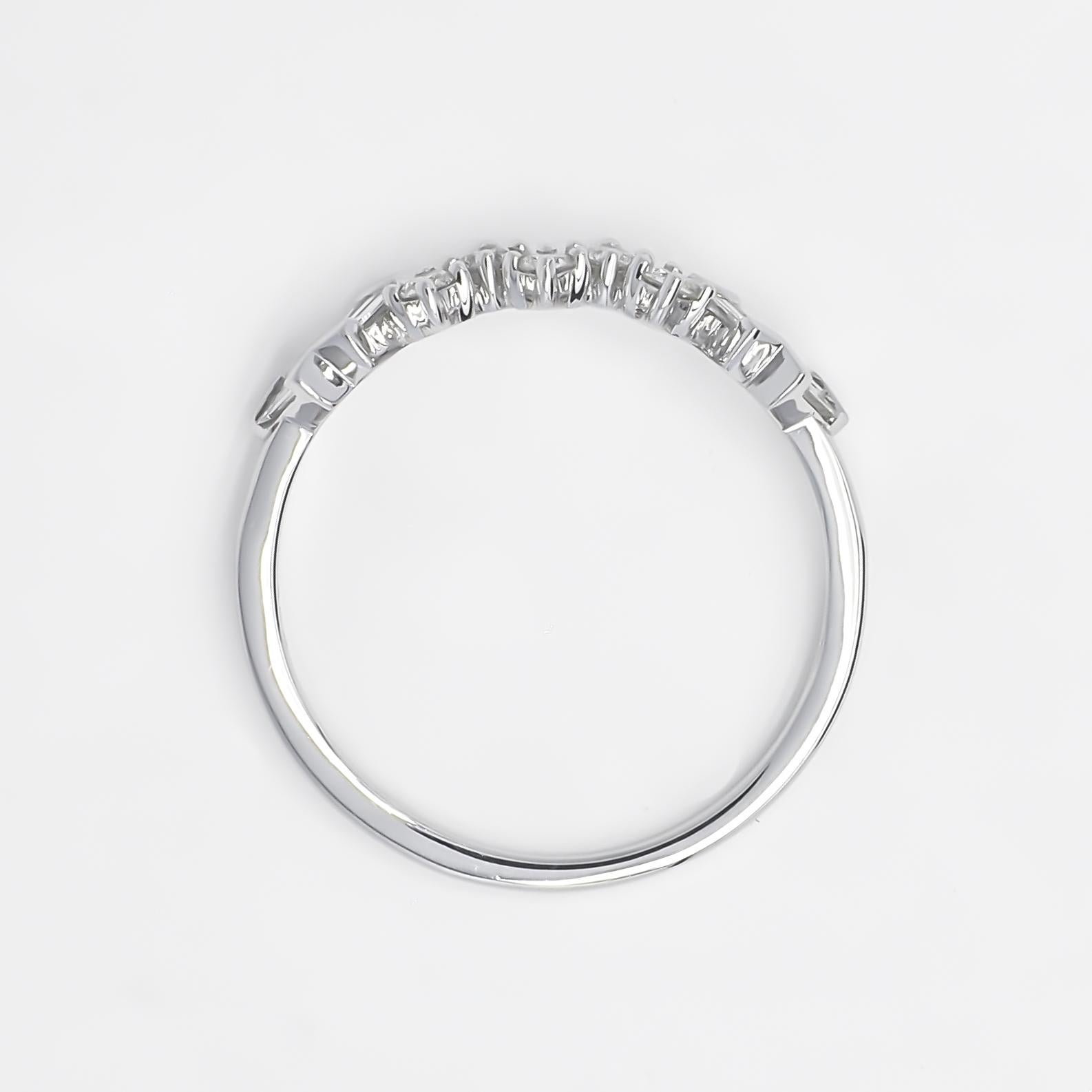 For Sale:  Natural Diamond Ring 18k White Gold Single Row Ring, Minimalistic Diamond Ring 4