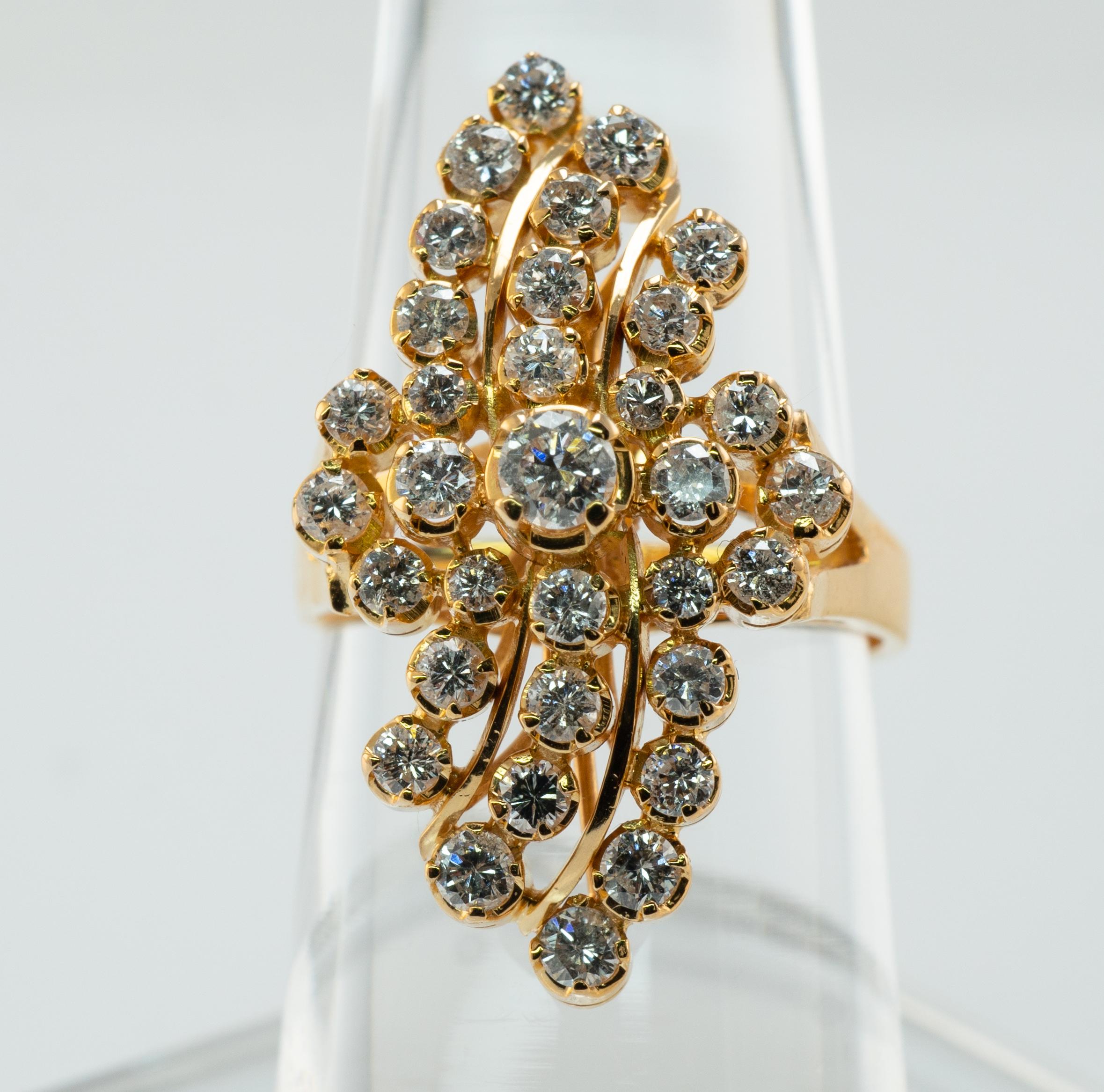 Natürlicher Diamant Ring 20K Gold Cluster Floral 1,27 TDW

Dieser wunderschöne Ring ist aus massivem 20-karätigem Gelbgold gefertigt (sorgfältig geprüft und garantiert) und mit echten weißen und feurigen Diamanten besetzt. 
Es sind 33 runde