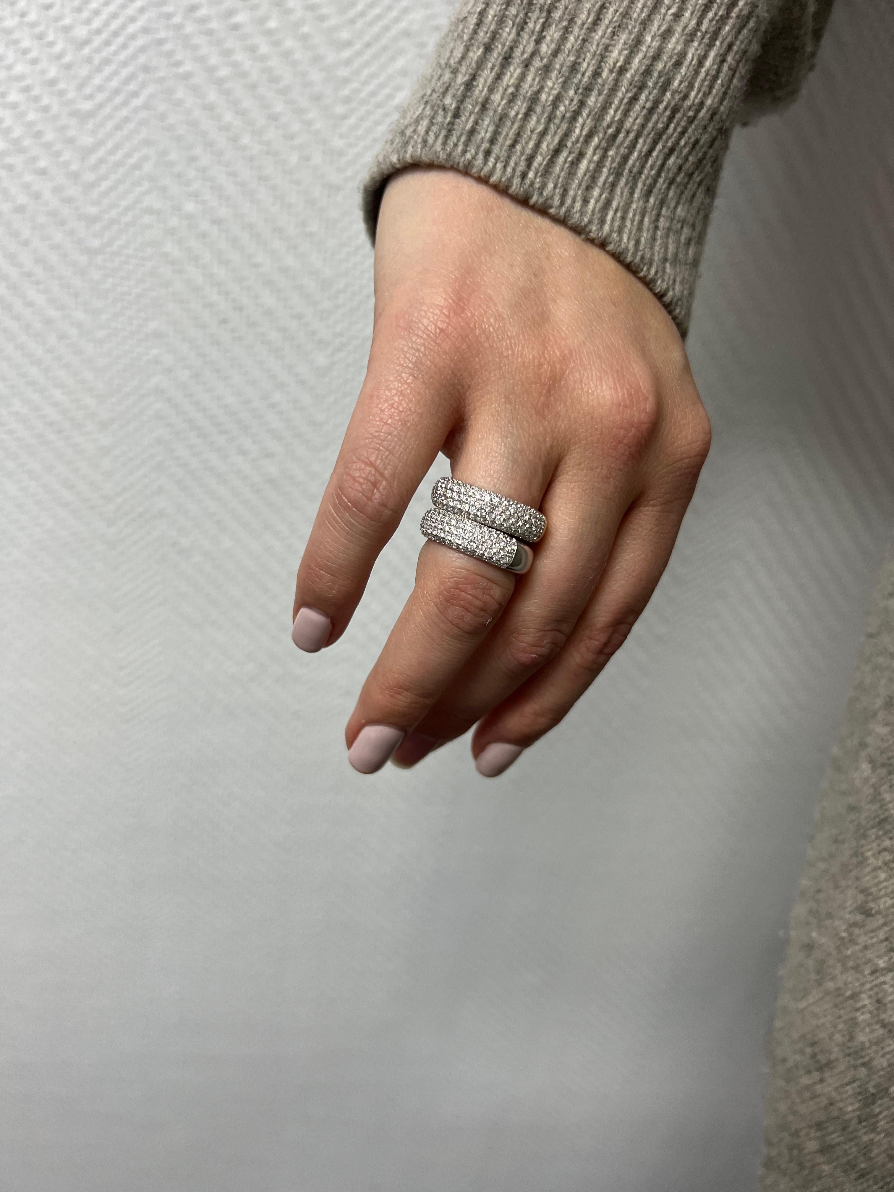 Modern Natural Diamond Ring 2.83 cts 18 Karat Yellow Gold Multi Row Band Ring For Sale