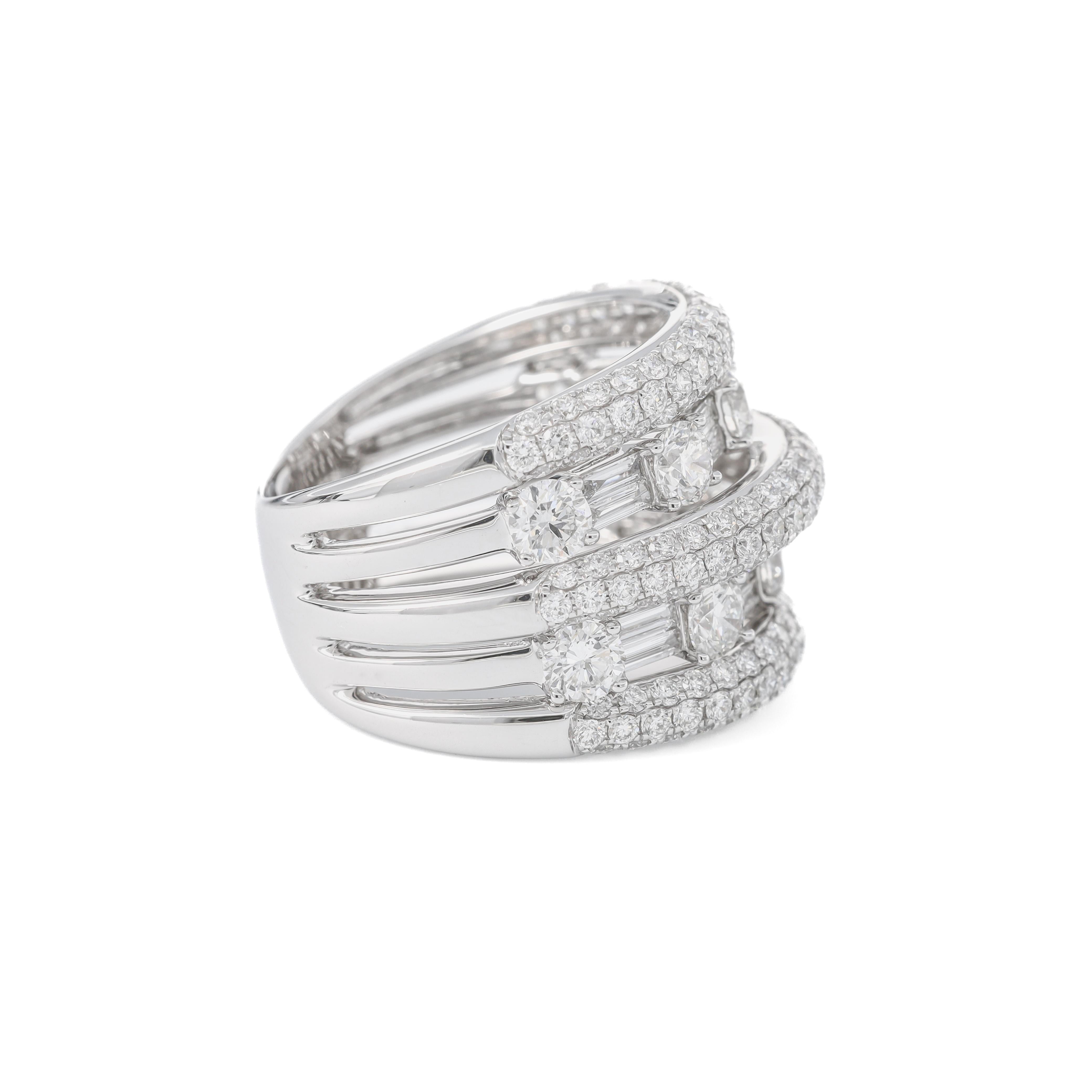 Modern Natural Diamond Ring 4.29 carats 18 Karat White Gold Cocktail Ring  For Sale