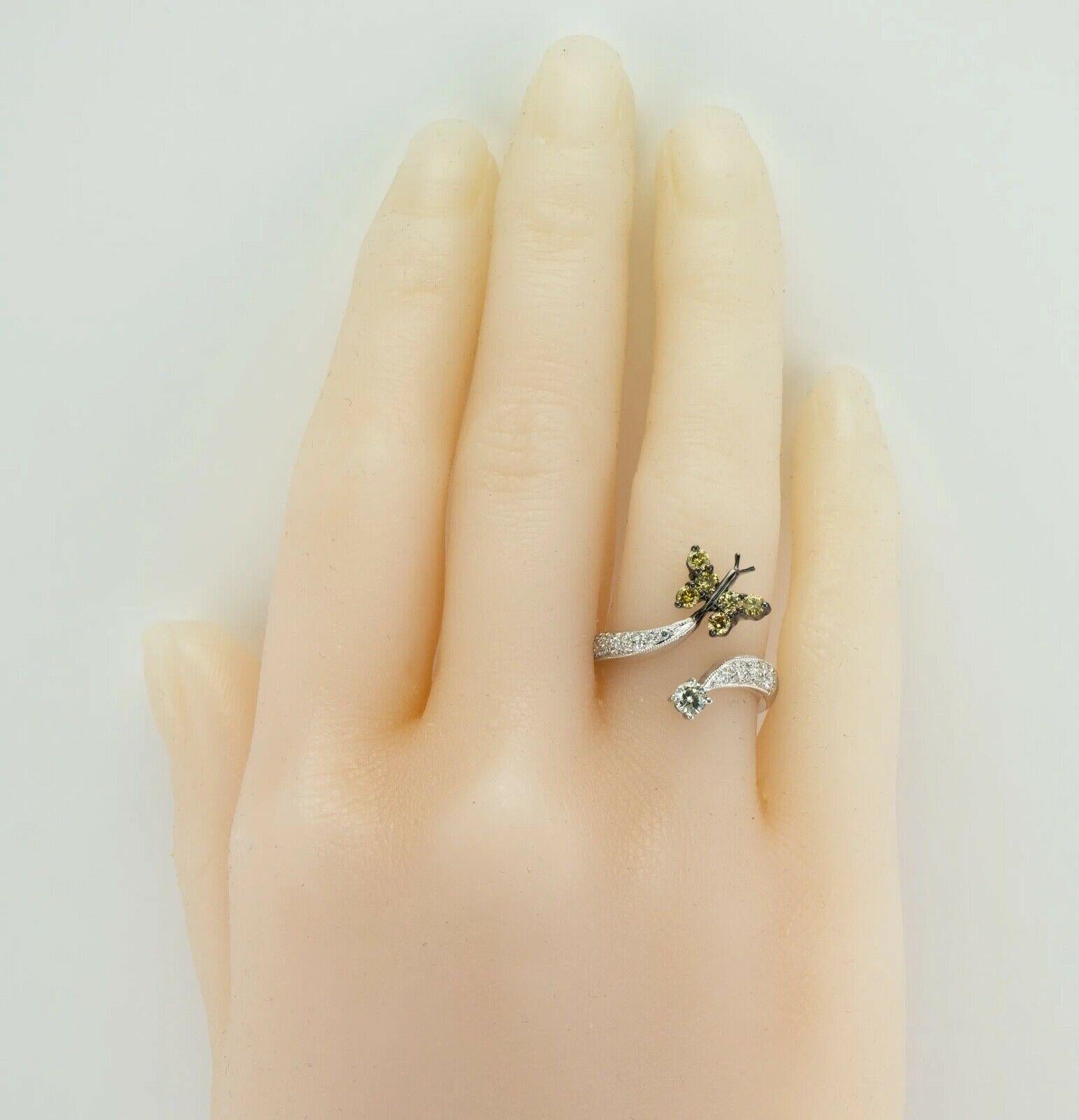 Natural Diamond Ring Butterfly 18K White Gold Estate In Good Condition For Sale In East Brunswick, NJ