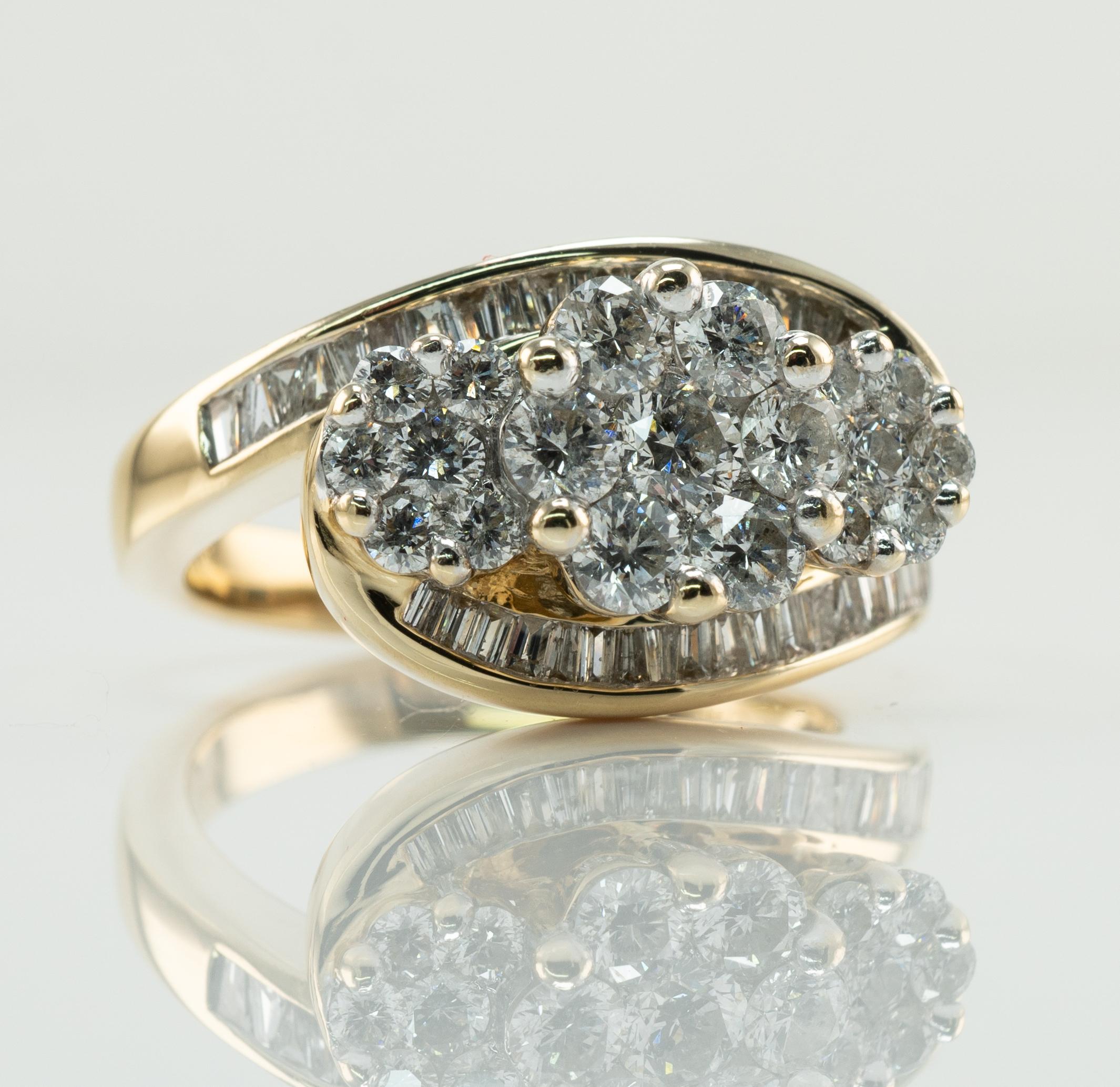 Women's Natural Diamond Ring Cluster Flower 14k Gold Band 1.67 TDW For Sale