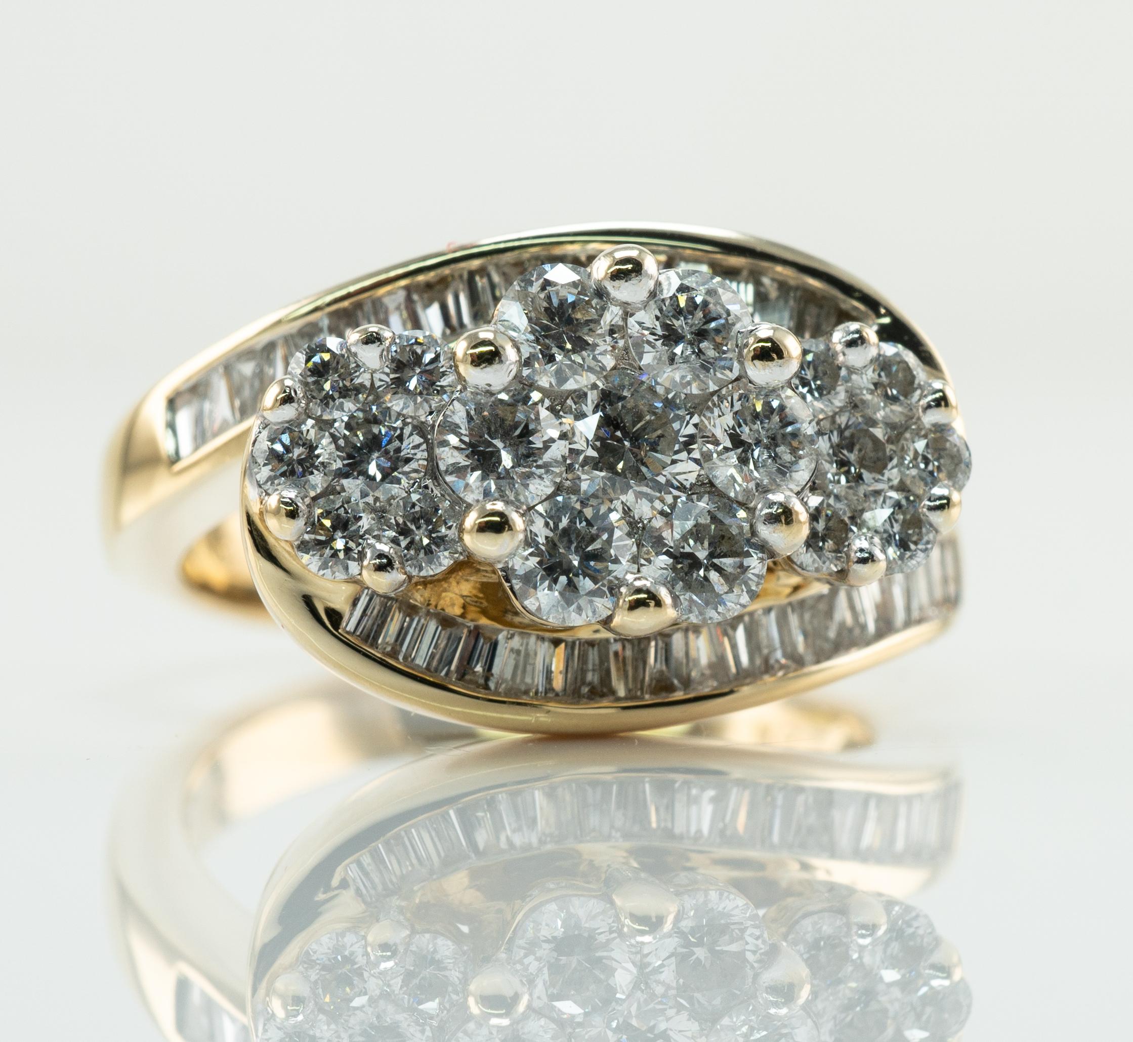Natural Diamond Ring Cluster Flower 14k Gold Band 1.67 TDW For Sale 3