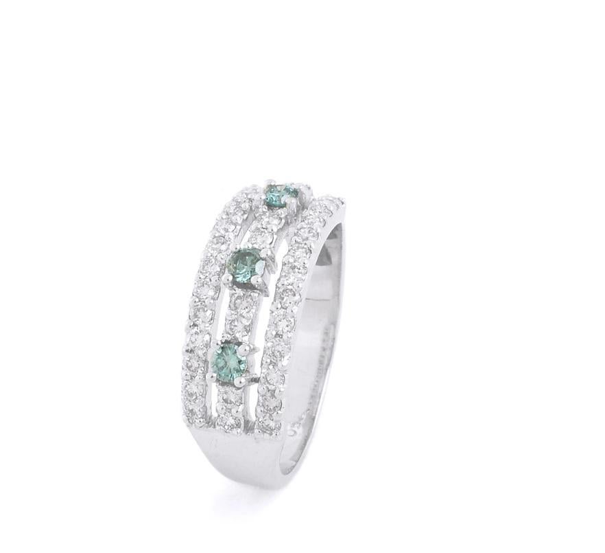 Natural diamond ring in 18k gold For Sale 13