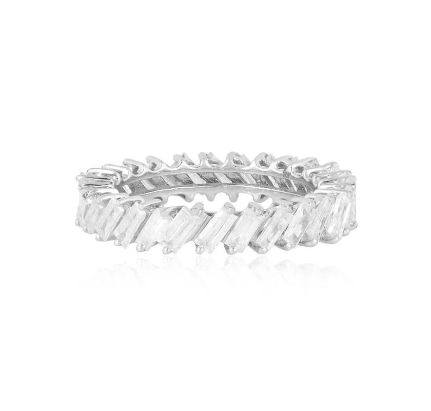 Elevate everyday looks with this 18K white gold ring adorned with 2.35 cts natural diamonds. Inspired by fine jewelry techniques, the ring makes for a perfect romantic gift for your partner.  

Specification: 

Dimensions: Ring Size-7.5 US, Top-4