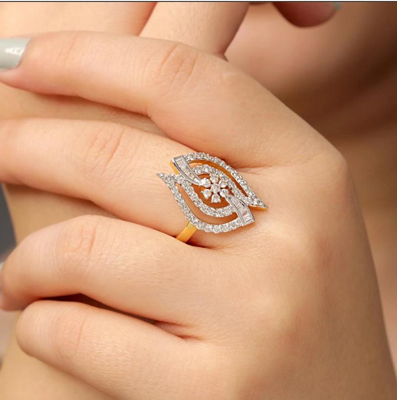 This exquisite piece of craftsmanship features 18K yellow gold and 1.01 ct natural diamonds. The simplistic yet stylish design makes it ideal to wear on any occasion. Gift it to a loved one and watch them shower you with smiles of