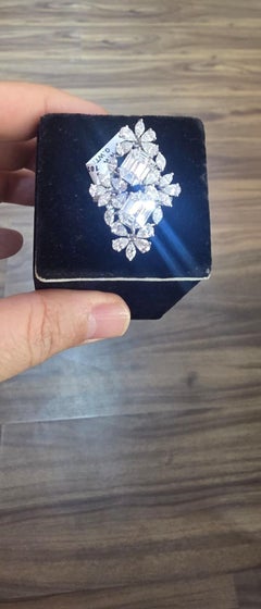 Natural Diamond Ring in 18k Gold