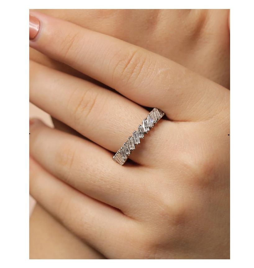 Asscher Cut Natural diamond ring in 18k gold For Sale