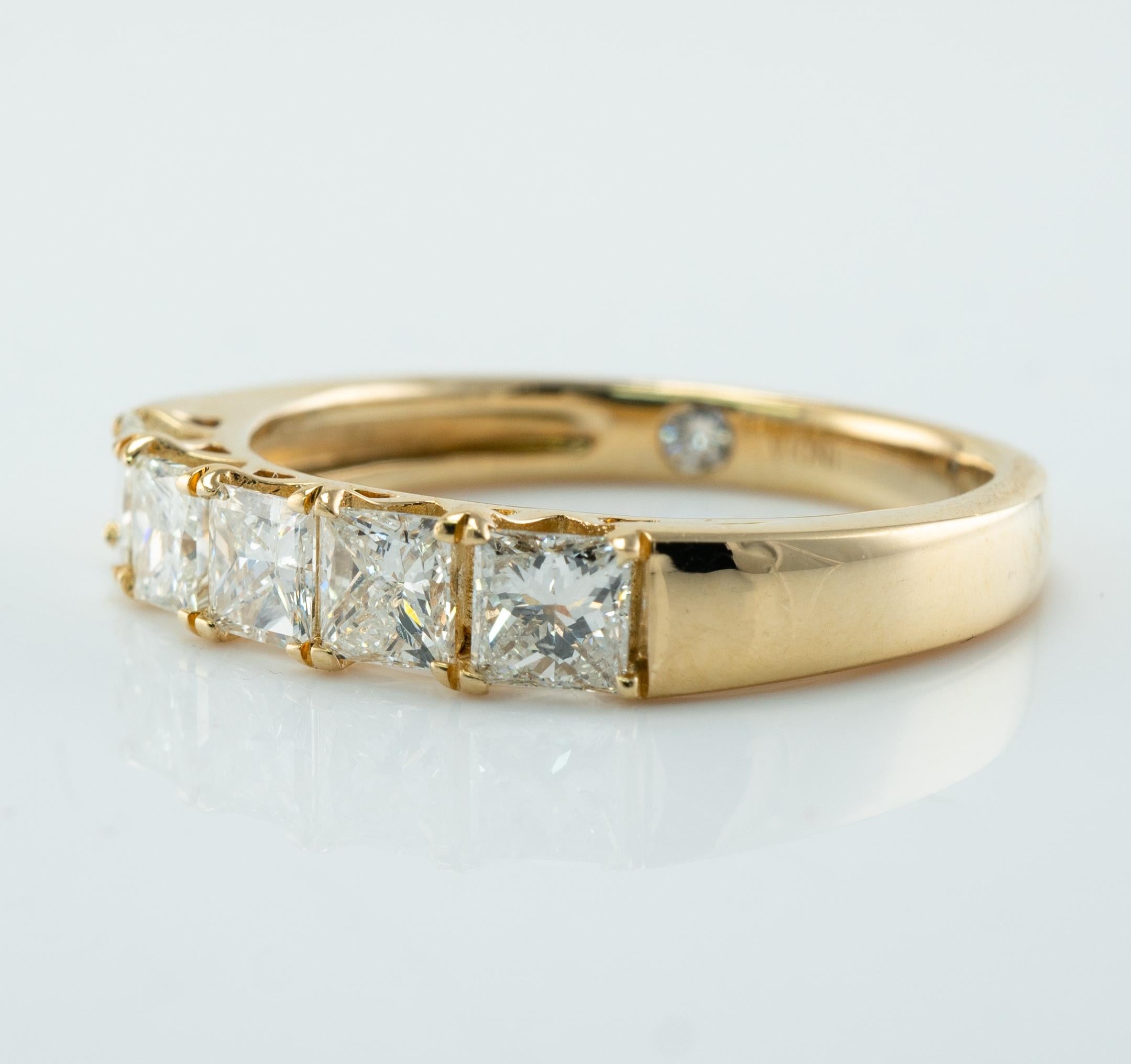 Natural Diamond Ring Princess cut 14K Gold Band 1.34 cttw In Good Condition For Sale In East Brunswick, NJ