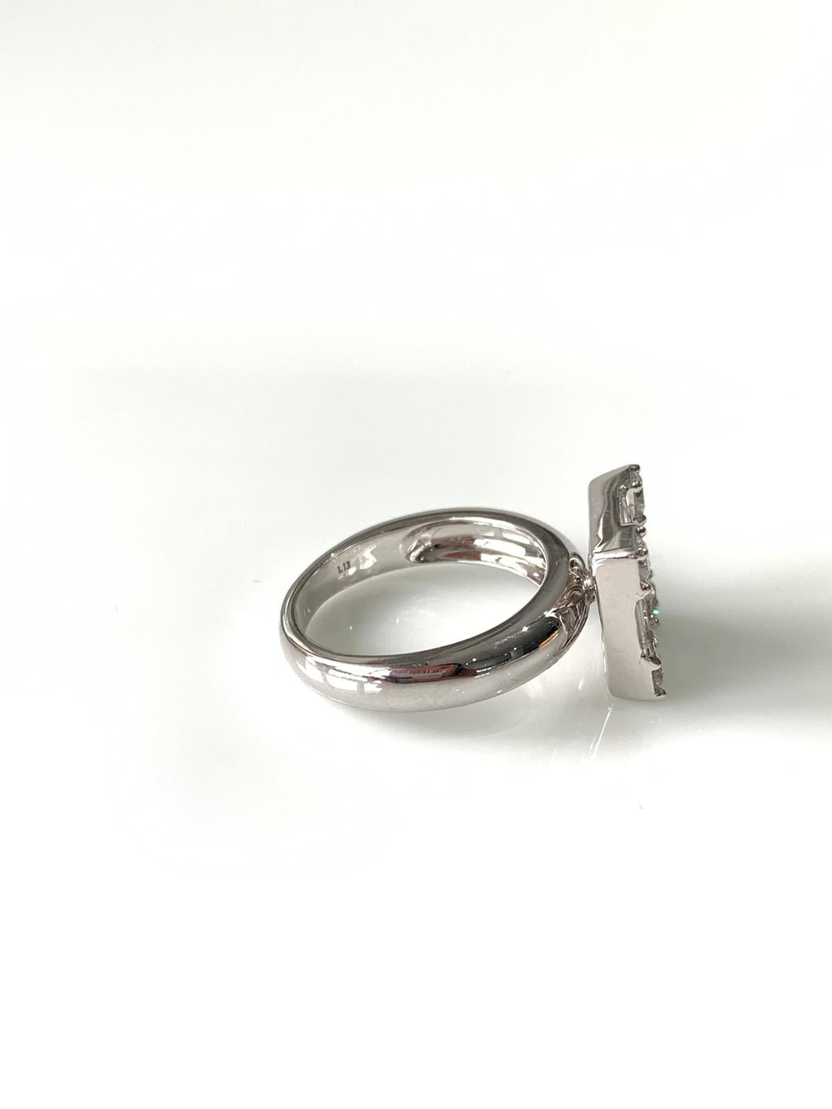 Bague en or 18 carats sertie de diamants naturels Neuf - En vente à Hong Kong, HK