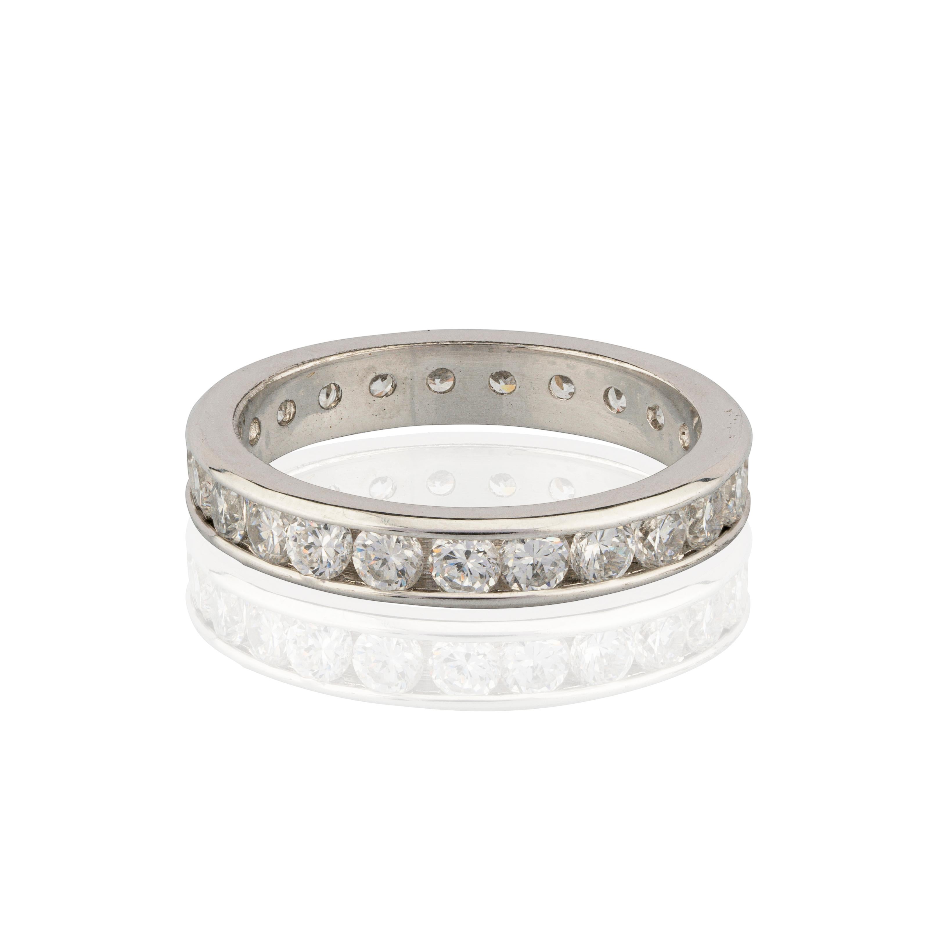 this is an amazing ring with
diamond : 1.98 carats
gold : 3.33 gms


Please read my reviews to make yourself comfortable.
I don't want to sell just one time but make customers for life.
All our jewelry comes with a certificate appraisal and 