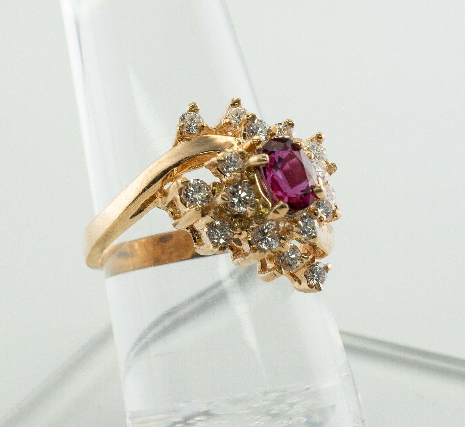 Anello con diamante naturale e rubellite in oro 14K Vintage Estate In condizioni buone in vendita a East Brunswick, NJ