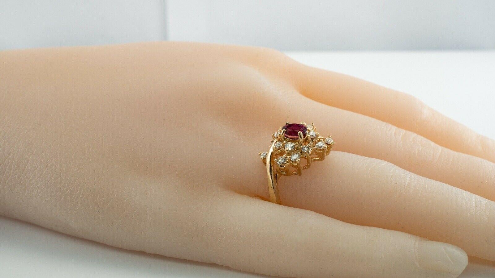 Anello con diamante naturale e rubellite in oro 14K Vintage Estate in vendita 2