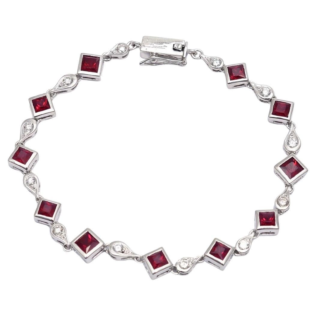 Natural Diamond 
Ruby Bracelet in 18K Gold For Sale