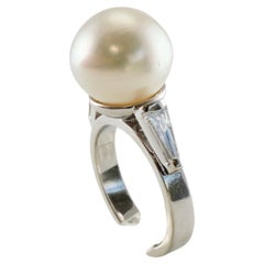 Anello con diamante e perle d'acqua salata non trattate in oro bianco 14K Certificato GIA