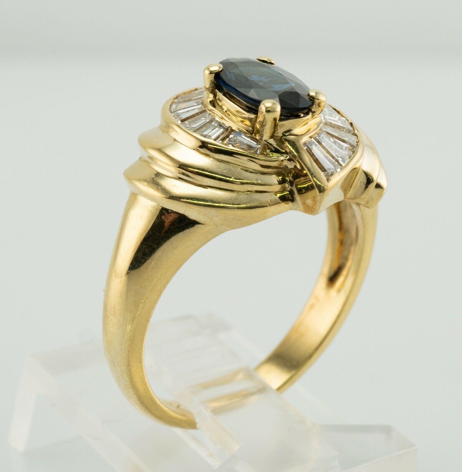 Natural Diamond Sapphire Ring 18K Gold Oval cut For Sale 5