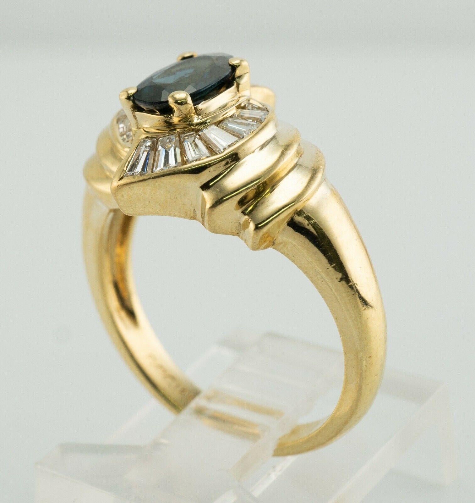 Natural Diamond Sapphire Ring 18K Gold Oval cut For Sale 8