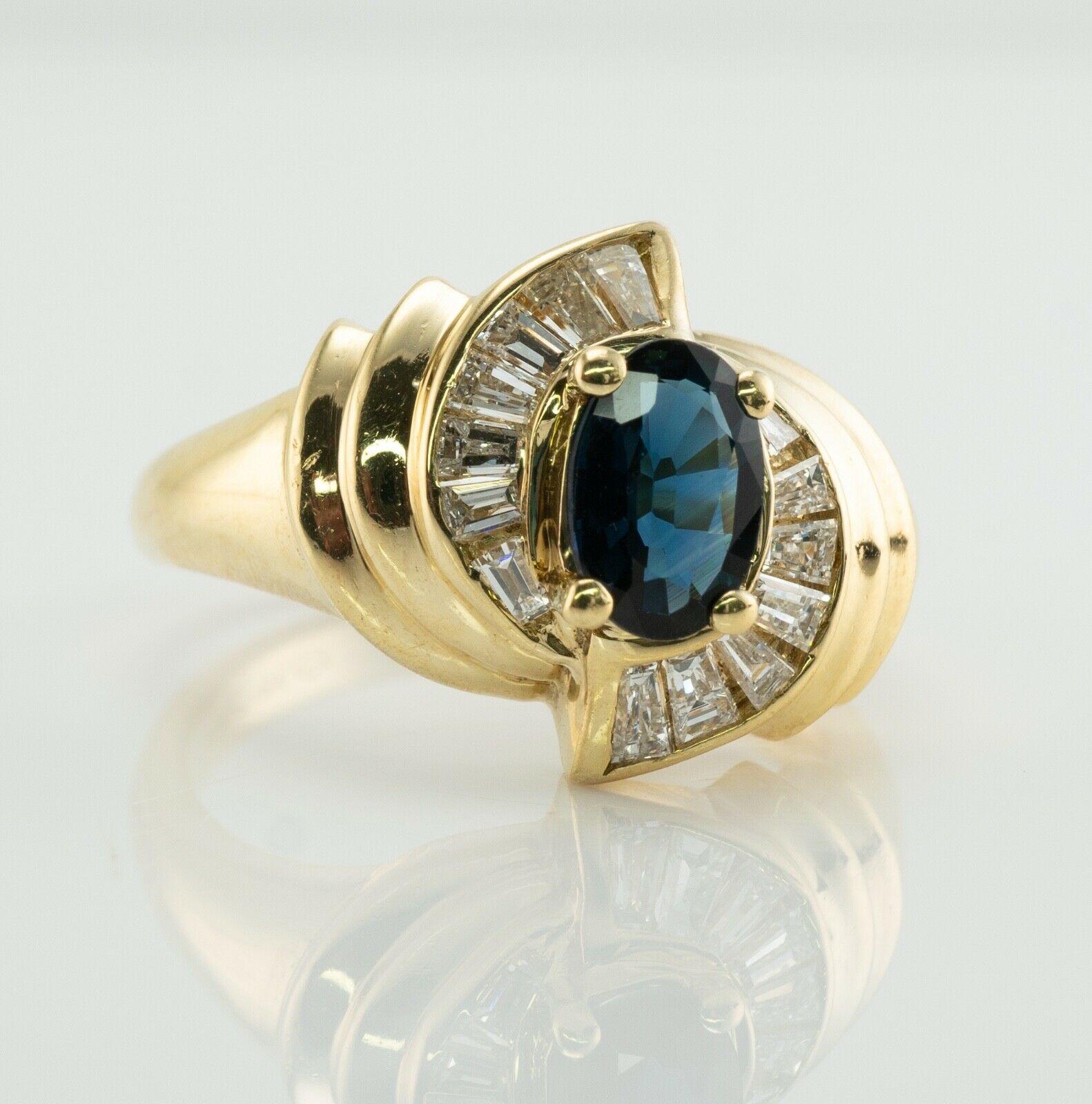 Natural Diamond Sapphire Ring 18K Gold Oval cut For Sale 3