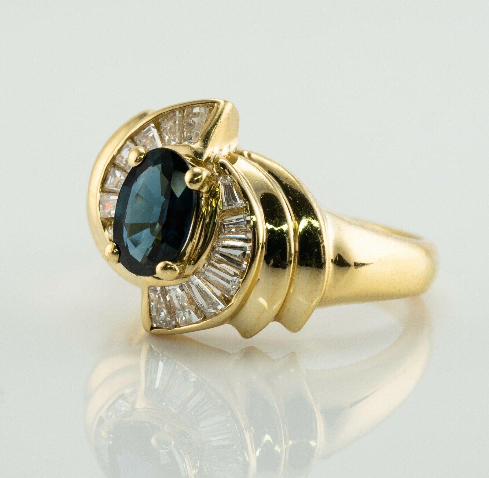 Natural Diamond Sapphire Ring 18K Gold Oval cut For Sale 4