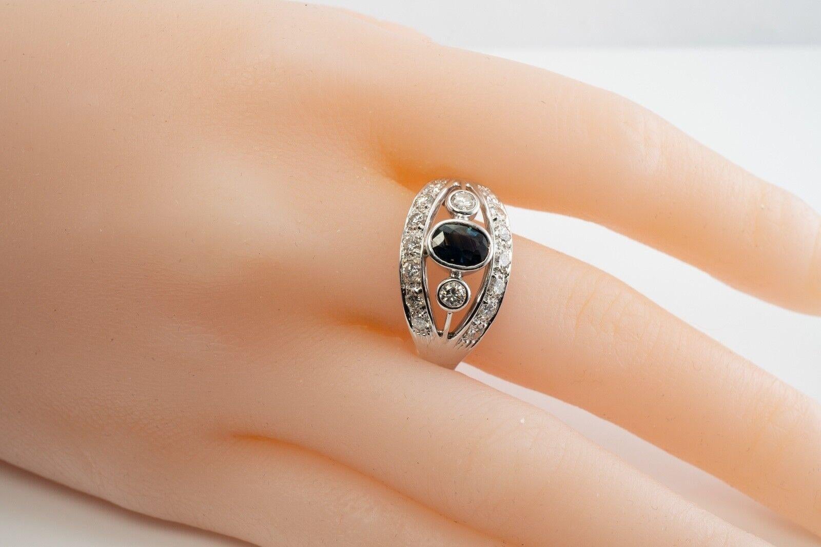 Anello con diamante naturale e zaffiro in oro bianco 18K in vendita 8
