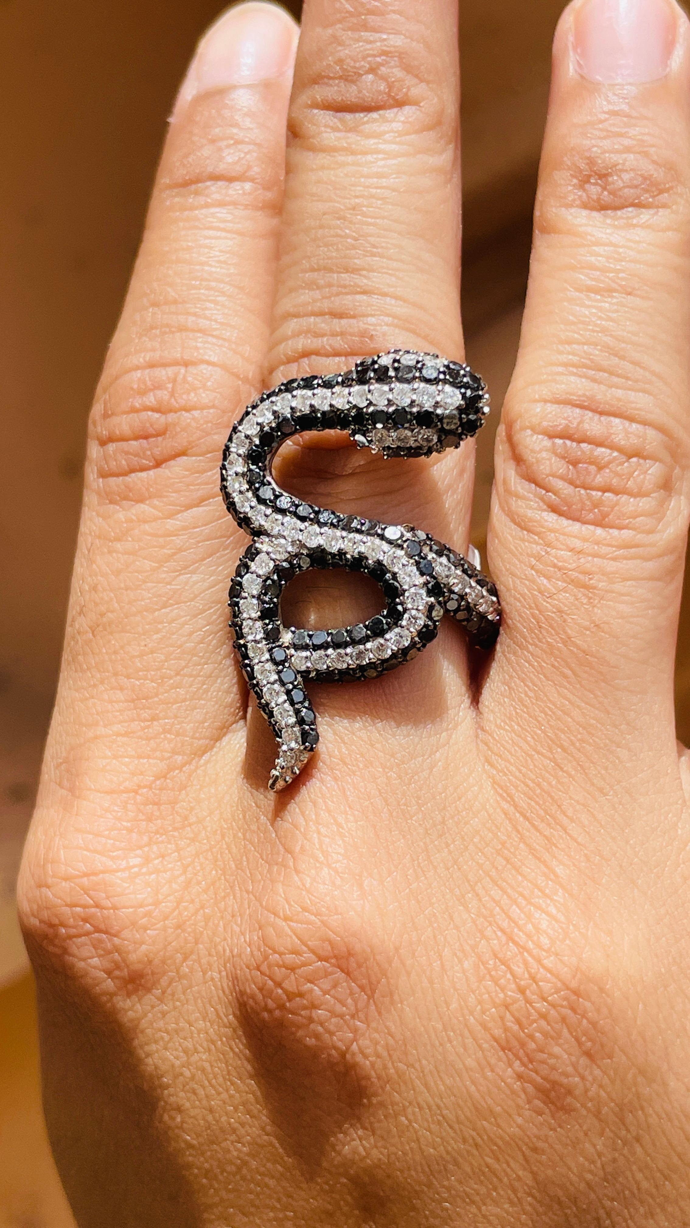 For Sale:  Statement Genuine Diamond Snake Ring in 18kt Solid White Gold  8