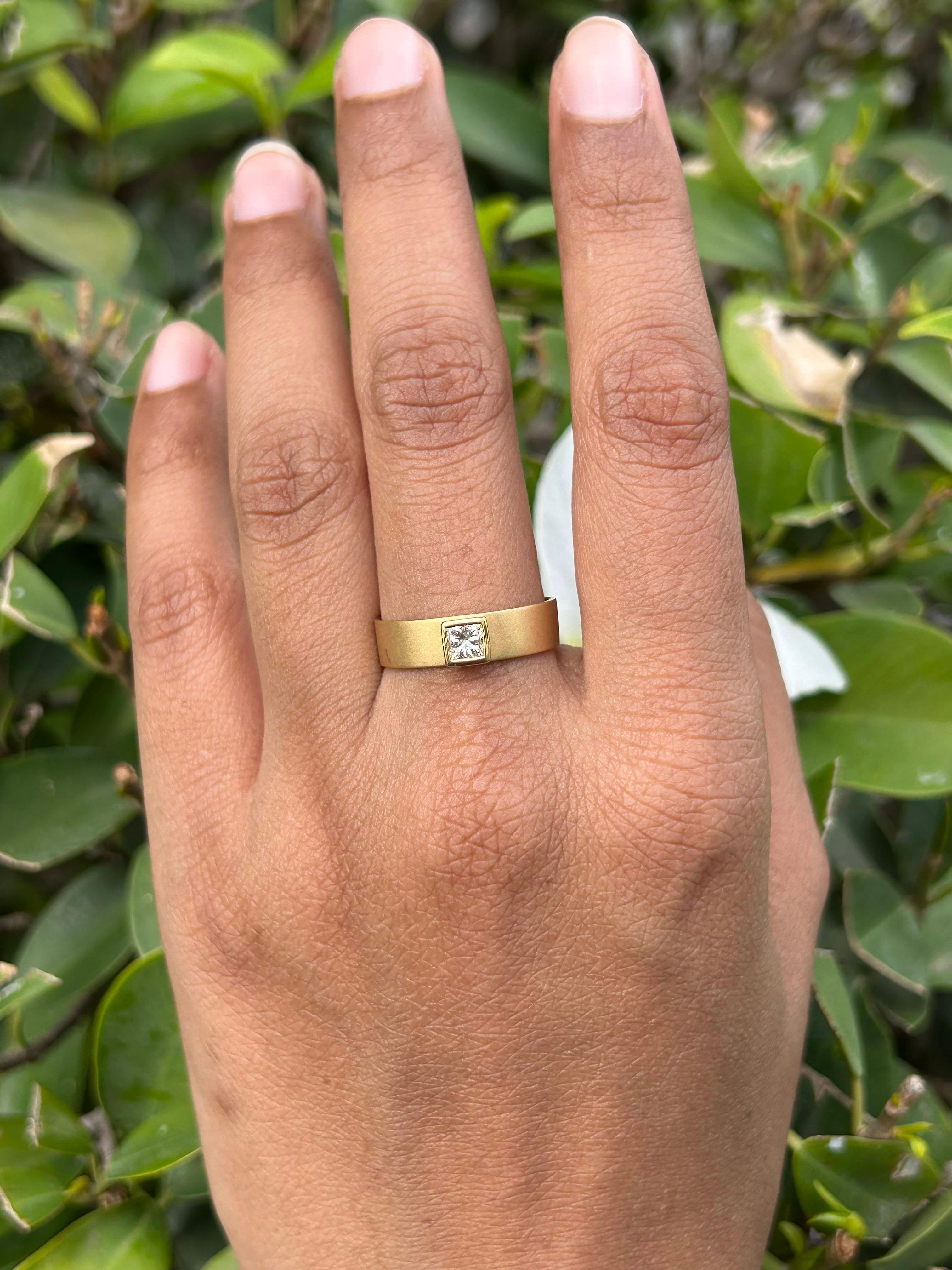 For Sale:  Unisex Princess Cut Diamond Engagement Ring in 18k Solid Yellow Gold 8