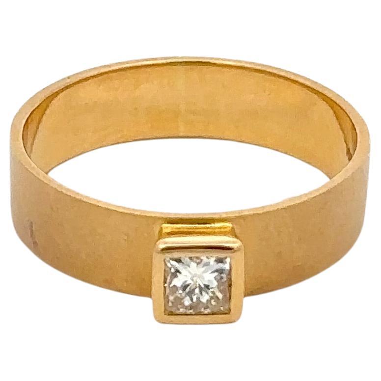 For Sale:  Unisex Princess Cut Diamond Solitaire Ring 18k Solid Yellow Gold Diamond Ring