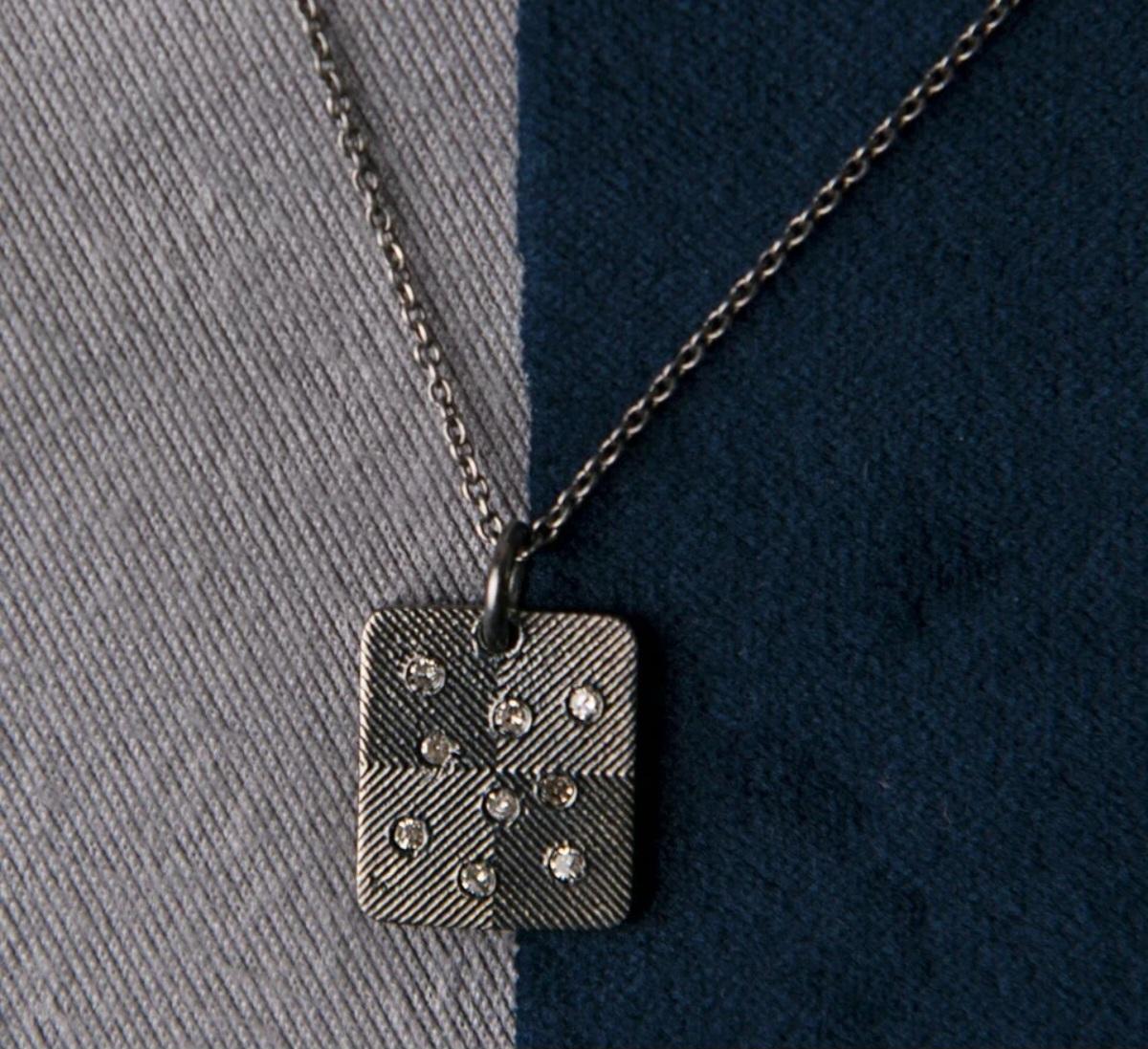 Collana con diamante naturale quadrato a doppia tonalità Ciondolo con diamante in argento 925. in vendita 2