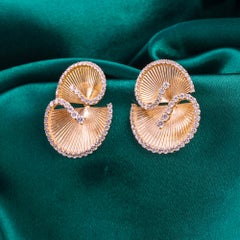 Orecchini a bottone di grande effetto con diamante naturale da 1,73 carati, realizzati a mano in oro giallo 18 carati