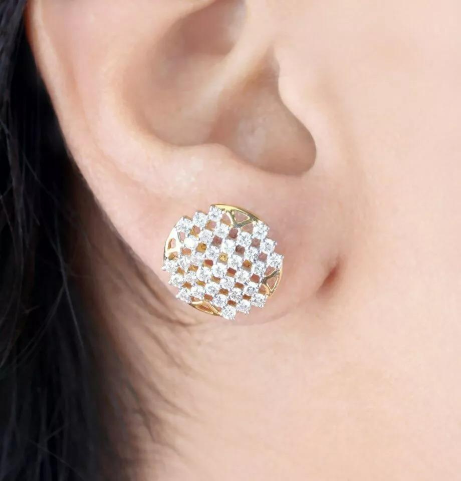 Natural Diamond Stud Earring 14K Yellow Gold Handmade In New Condition For Sale In Chicago, IL