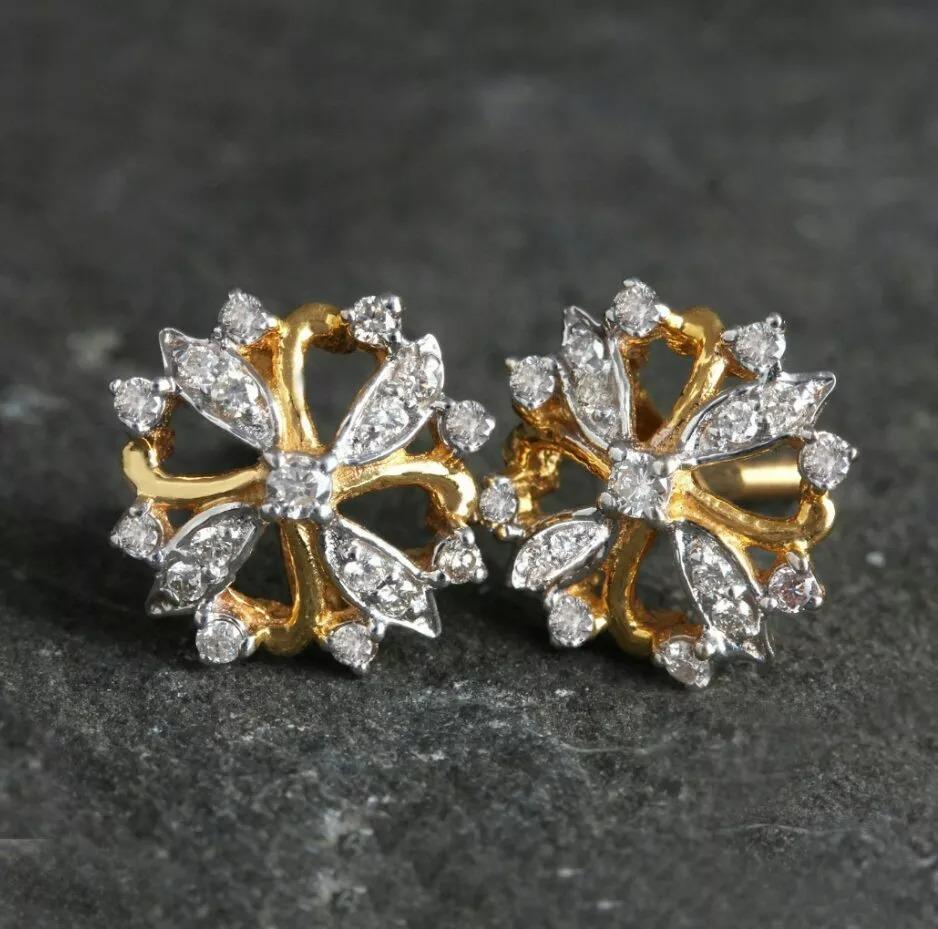 Round Cut Natural Diamond Stud Earrings in  14K Yellow Gold For Sale