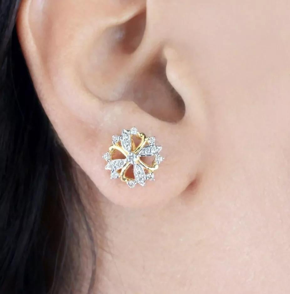 Natural Diamond Stud Earrings in  14K Yellow Gold In New Condition For Sale In Chicago, IL