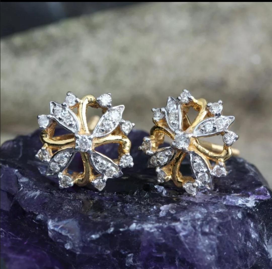 Taille ronde Clous d'oreilles de mariage de luxe en or jaune 14 carats et diamants naturels en vente