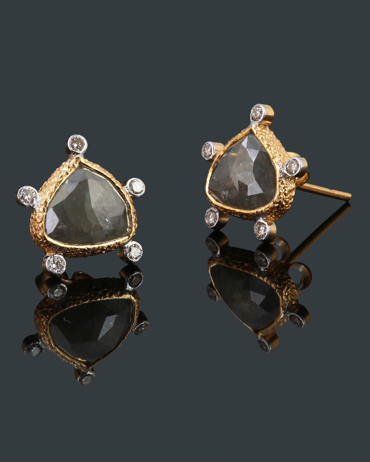 Contemporary Natural Diamond Stud Earrings in 14K For Sale