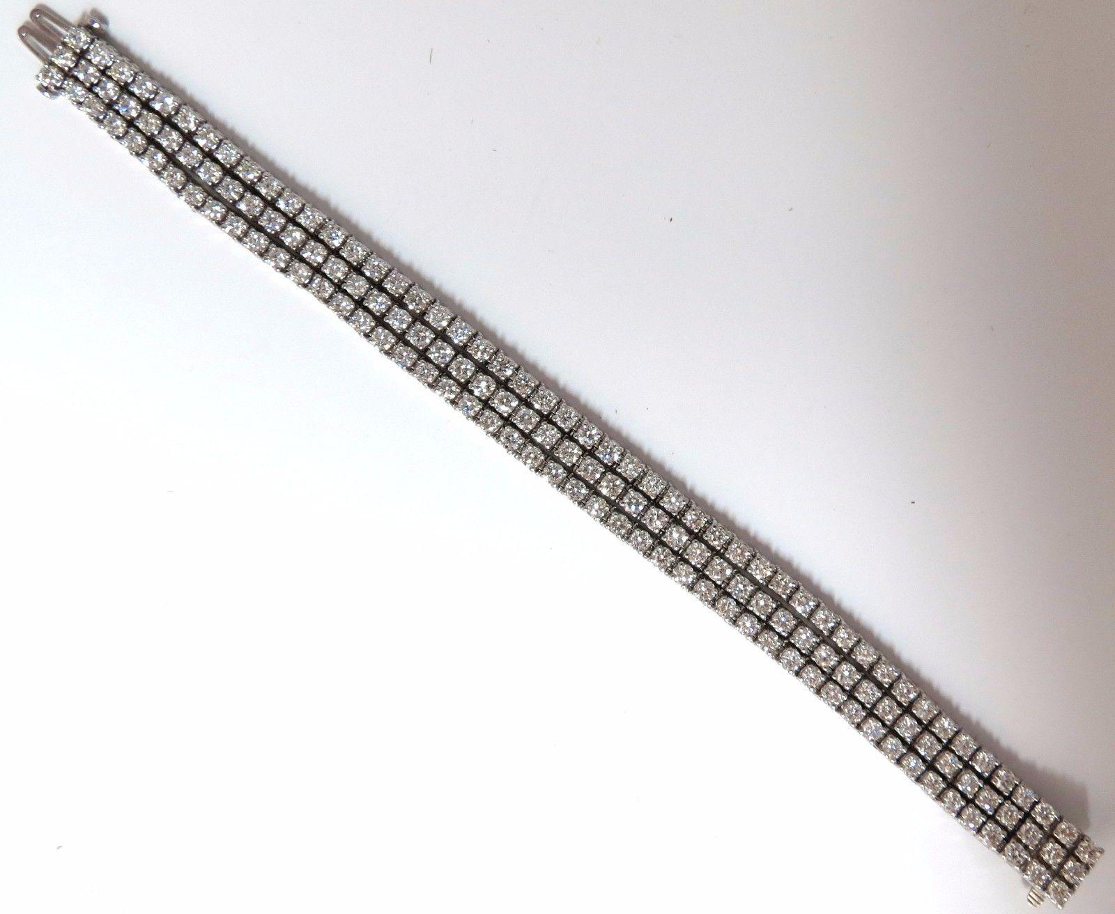 Natürliches natürliches Diamant-Tennisarmband 12,32 Karat G/Vs 14 Karat Dreireihige Brilliants im Angebot 1