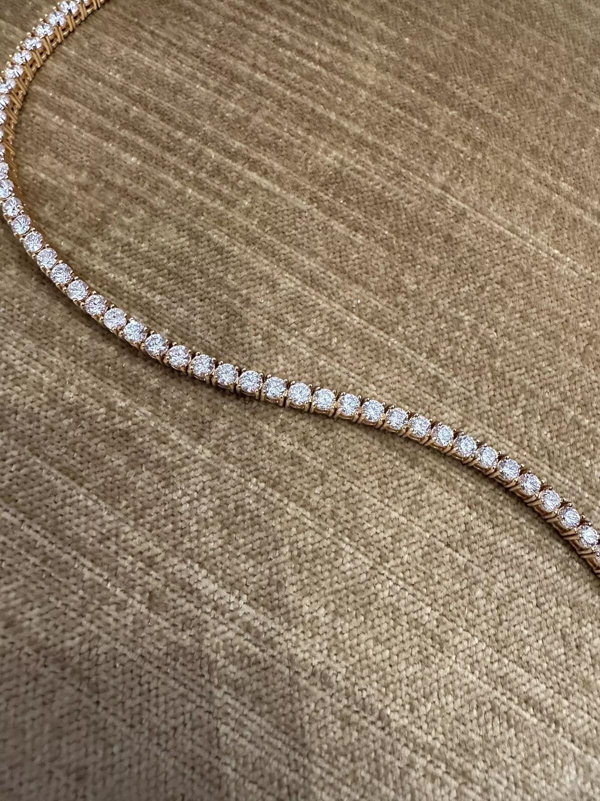 Natural Diamond Tennis Bracelet 5.28 carat total 8 inch in 14k Yellow Gold In Excellent Condition For Sale In La Jolla, CA