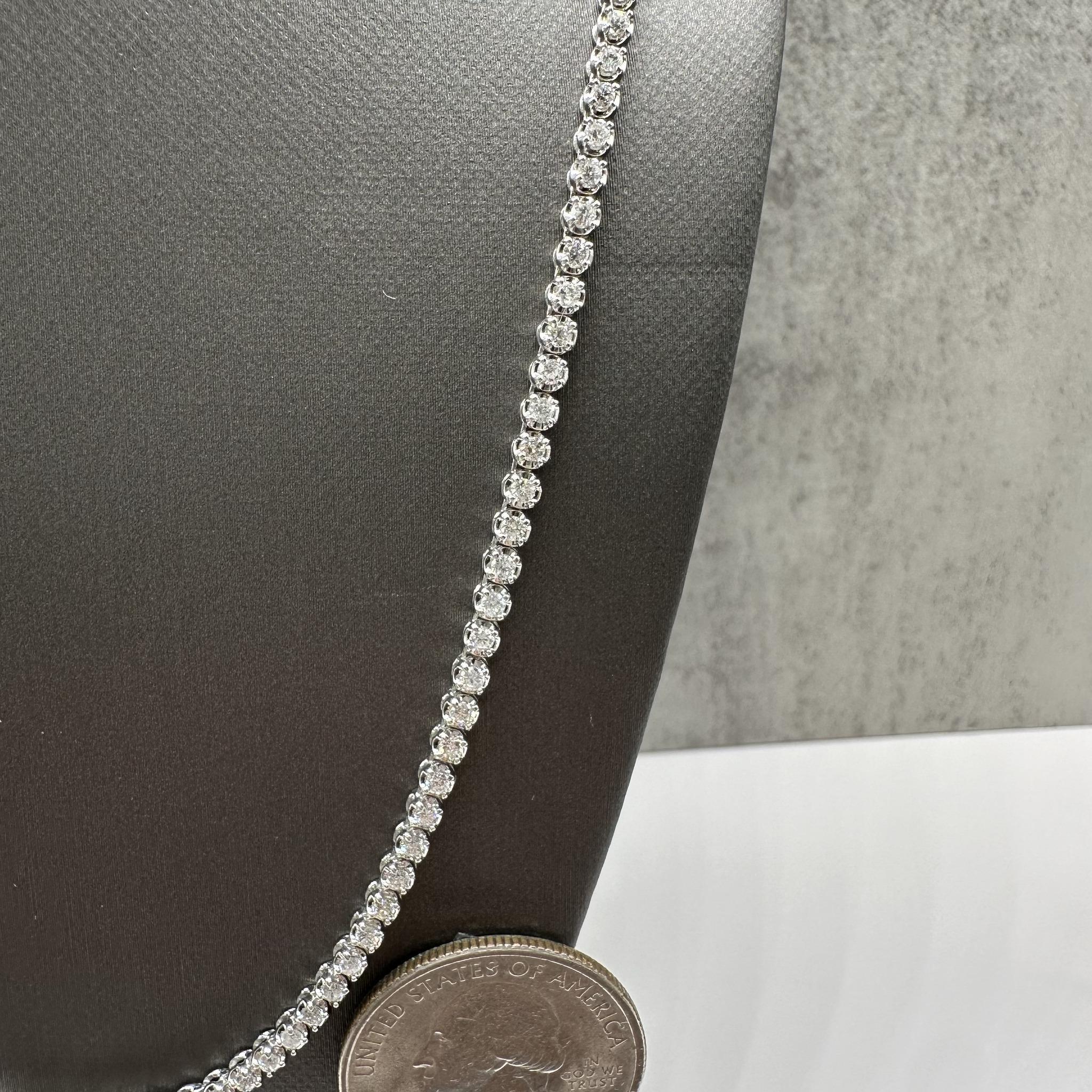 Natürliche Diamant-Tennis-Halskette in 14kt Weißgold - 3,3ctw, 18in, neu für Damen oder Herren im Angebot