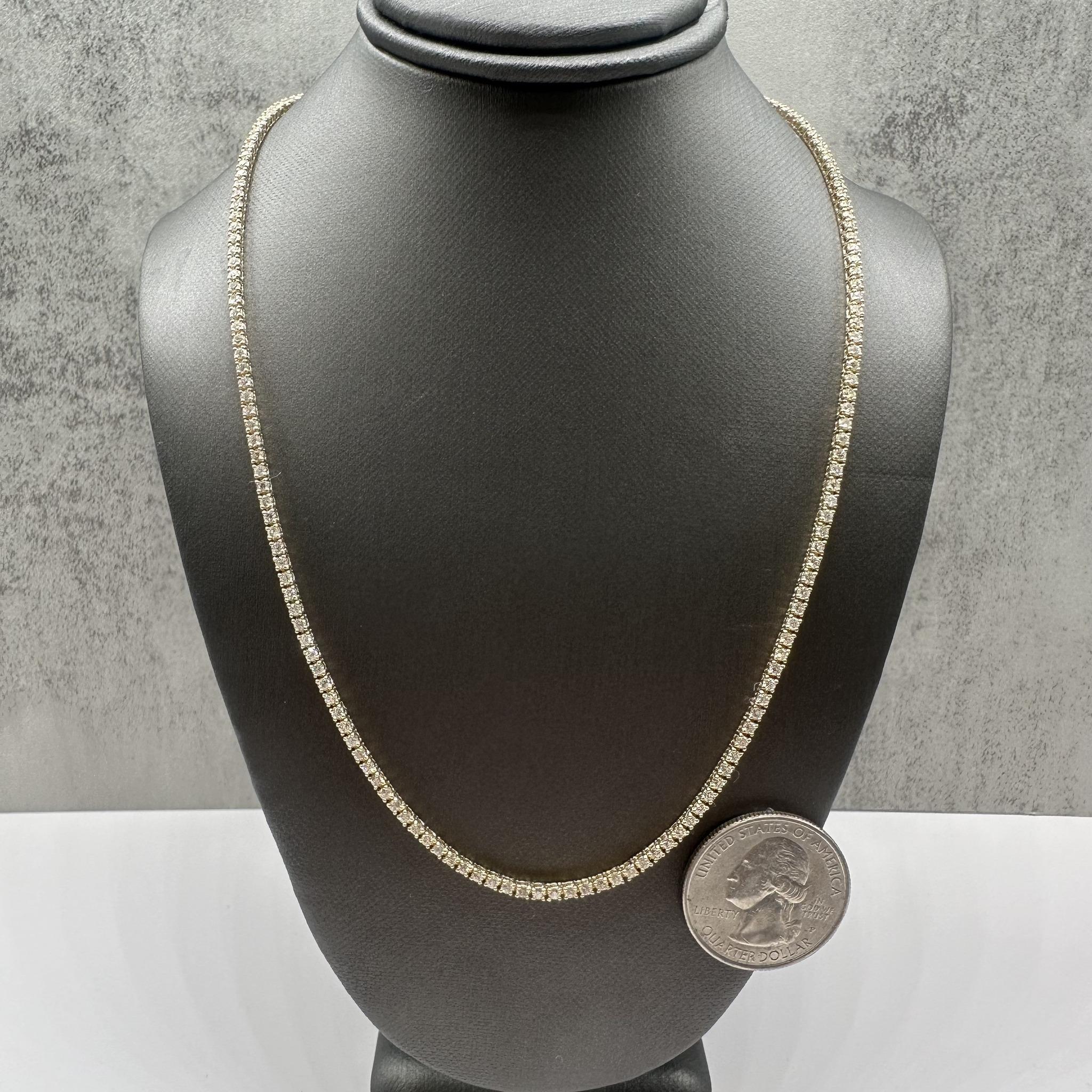 Collar de Tenis de Diamantes Naturales en Oro Amarillo de 14kt - 3.5ctw, 16in, Nuevo Corte redondo en venta