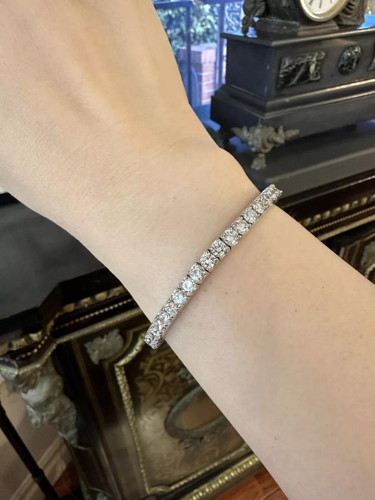 Bracciale Tennis Stretch con diamanti naturali 10,68 carati di peso totale in oro bianco 14k In condizioni ottime in vendita a La Jolla, CA