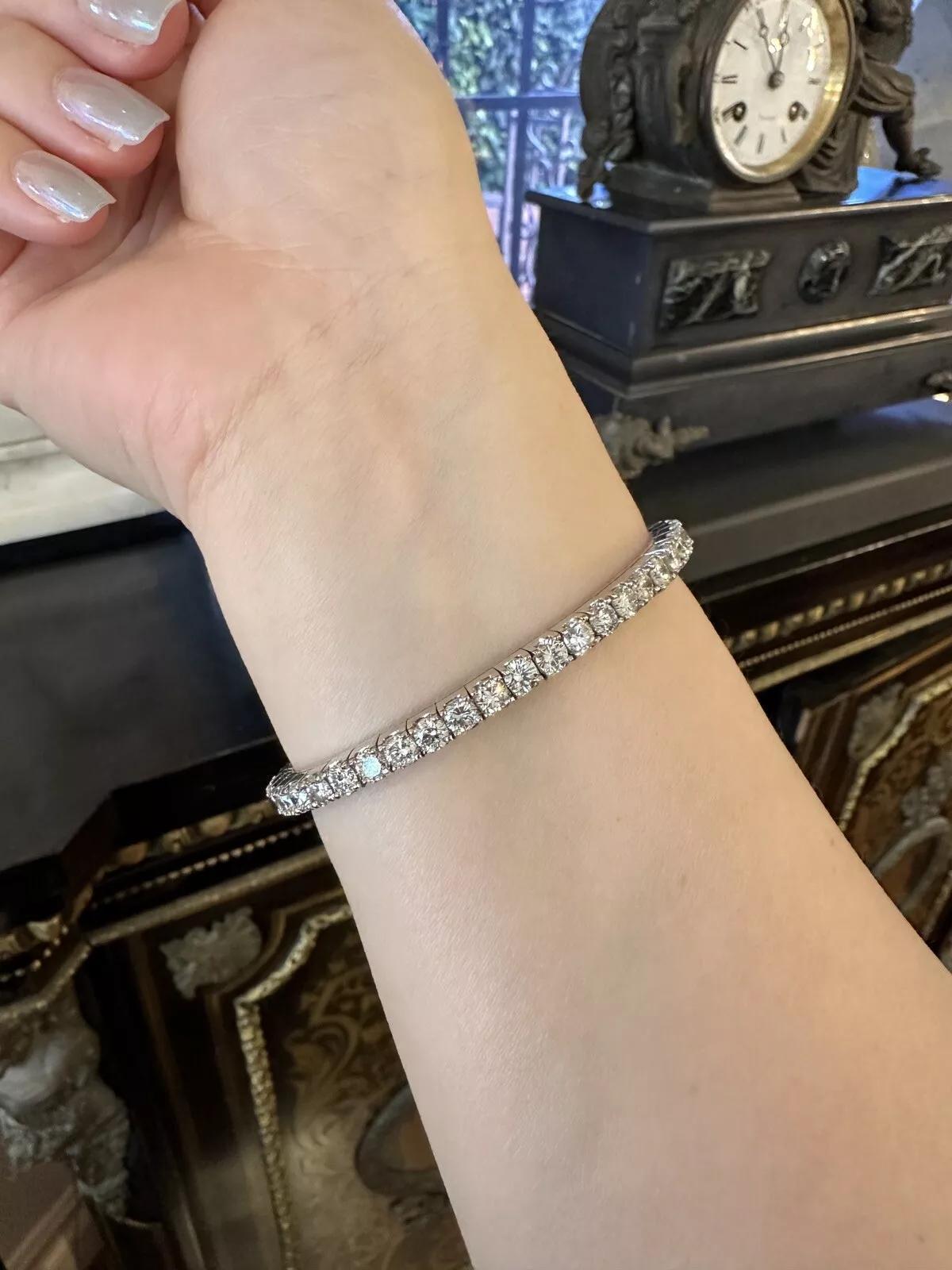 Donna Bracciale Tennis Stretch con diamanti naturali 10,68 carati di peso totale in oro bianco 14k in vendita