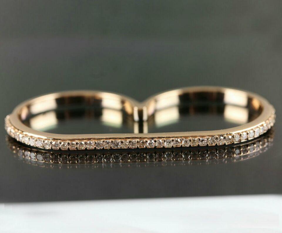 Taille ronde Bague de mariage à deux doigts en or 14 carats avec diamants naturels en vente