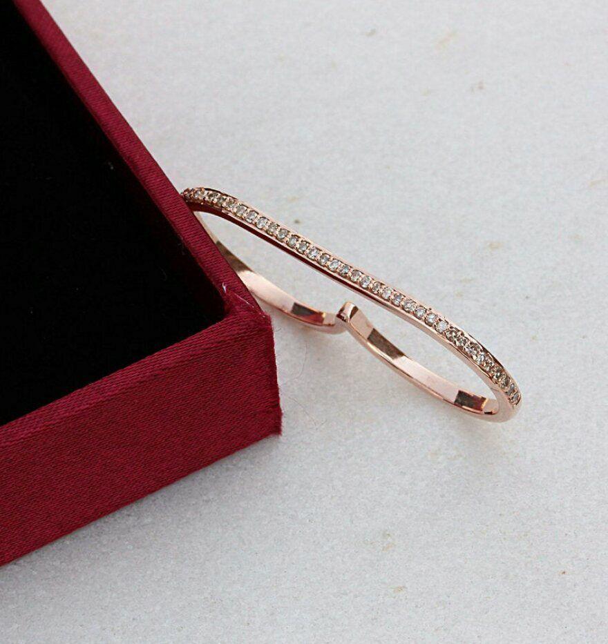Bague de mariage à deux doigts en or 14 carats avec diamants naturels Neuf - En vente à Chicago, IL