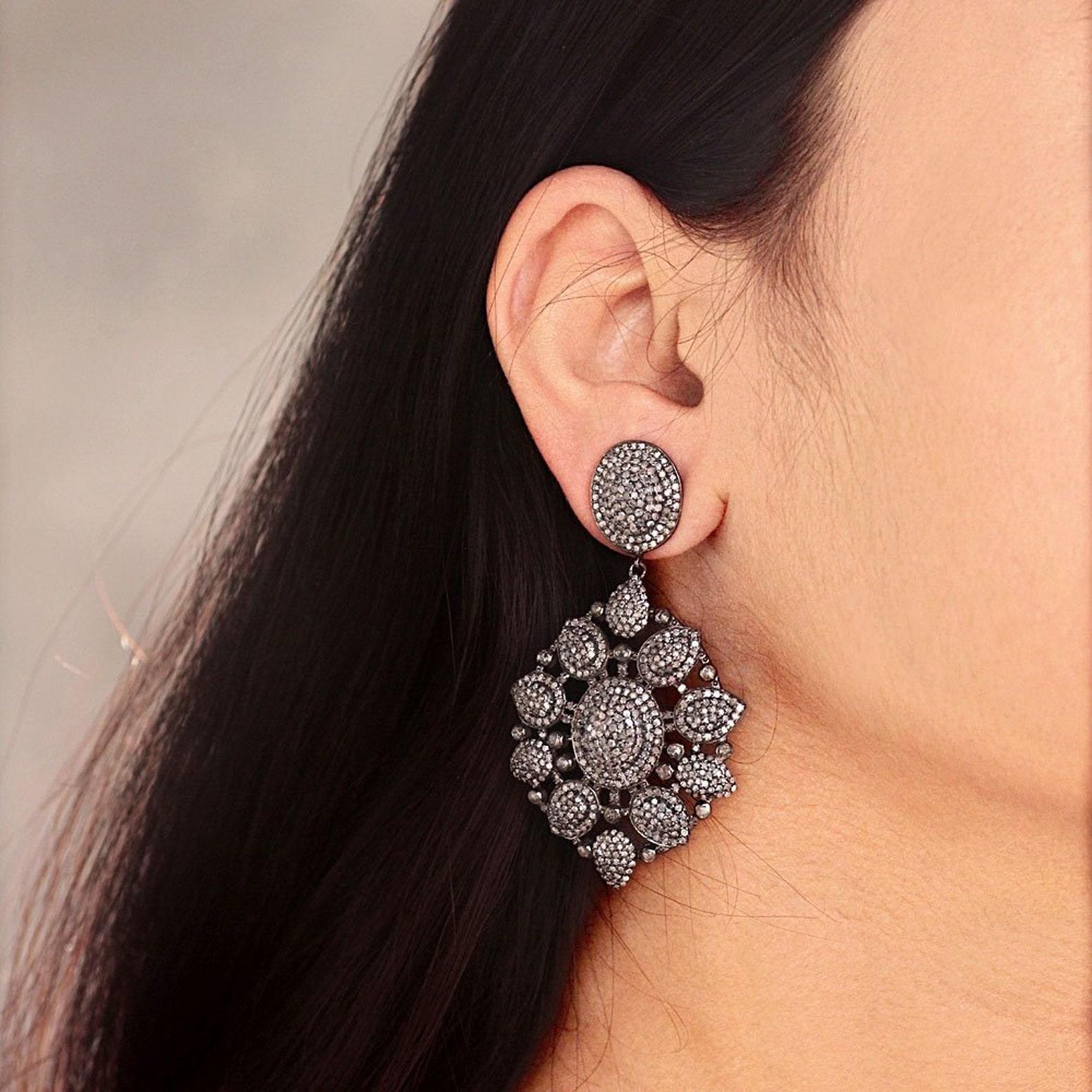 Natürliche Diamant-Ohrringe mit einzigartigen Zitronenmotiven für ihre 925 Sterlingsilber-Ohrringe, Geschenk

MATERIALIEN: Silber, Stein
Edelstein: Diamant
Standort: Ohrläppchen
Verschluss: Schraubverschluss
Länge: 60 Millimeter
Breite: 33 Millimeter