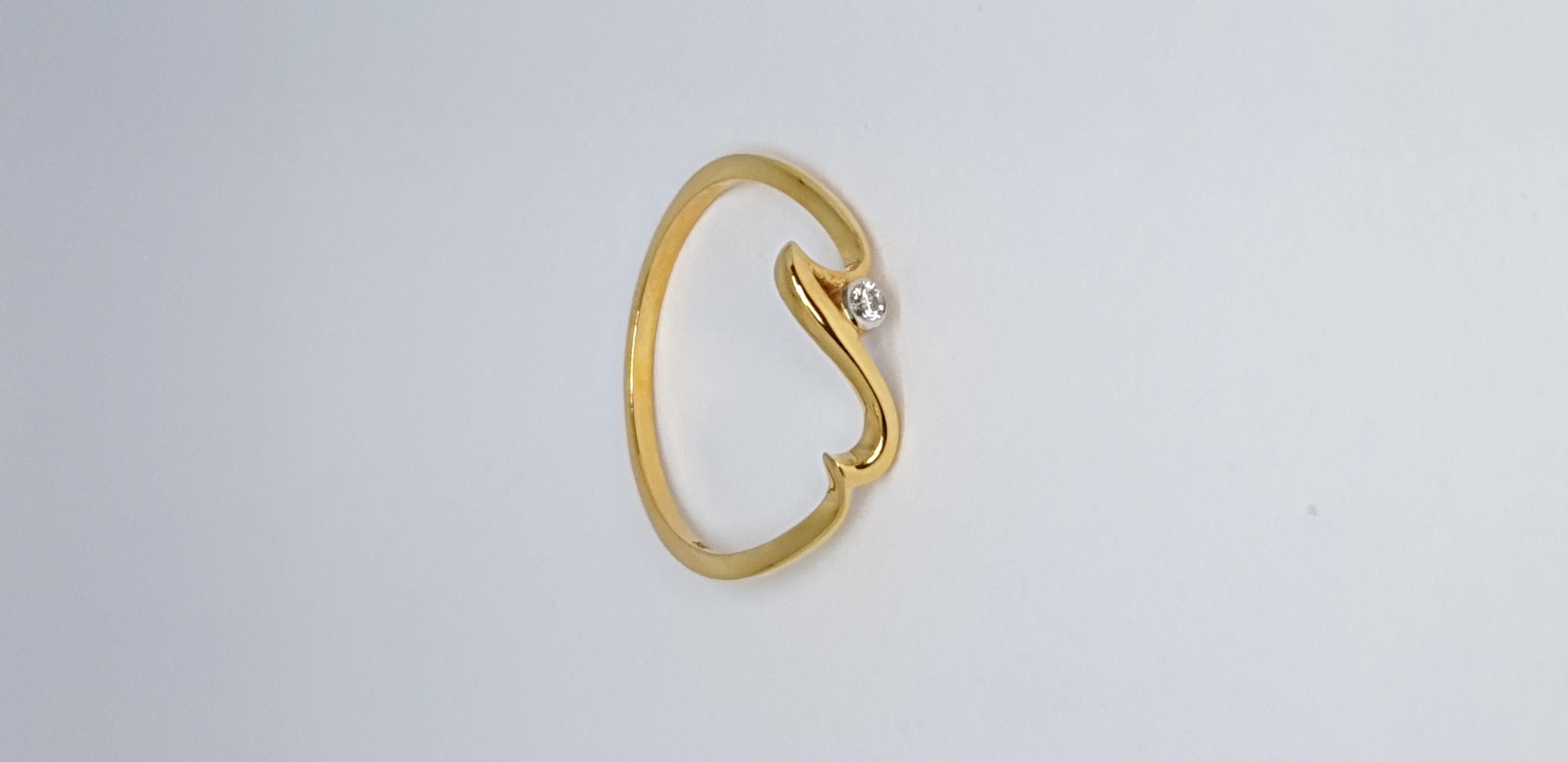 For Sale:  Natural Diamond Wave Ring 14K Solid Gold Dainty Ocean Lover Jewelry Gift. 16