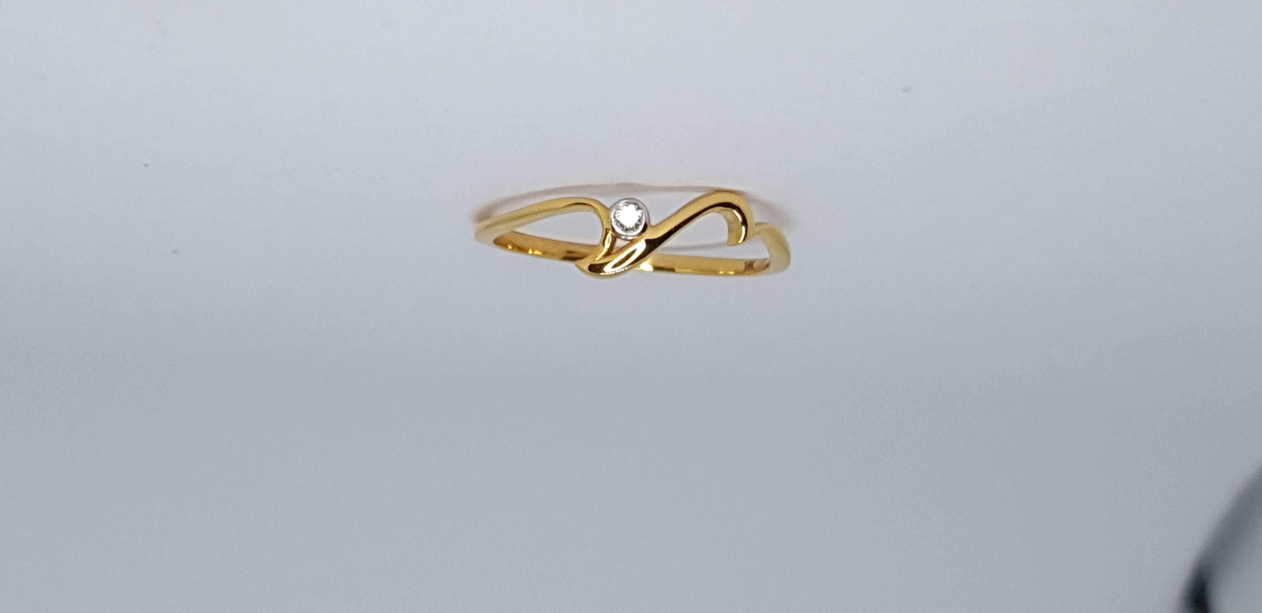 For Sale:  Natural Diamond Wave Ring 14K Solid Gold Dainty Ocean Lover Jewelry Gift. 3