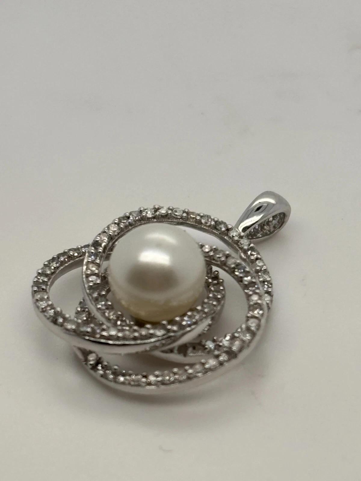 Round Cut Natural Diamond & White Pearl 14K White Gold 7.20mm Pave Knot Pendant For Sale