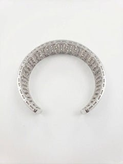 Bracciale a fascia larga con diamanti naturali in oro bianco 18 carati, con 20,47 carati