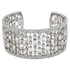 Bracciale a fascia larga con diamanti naturali in oro bianco 18 carati, con 20,47 carati
