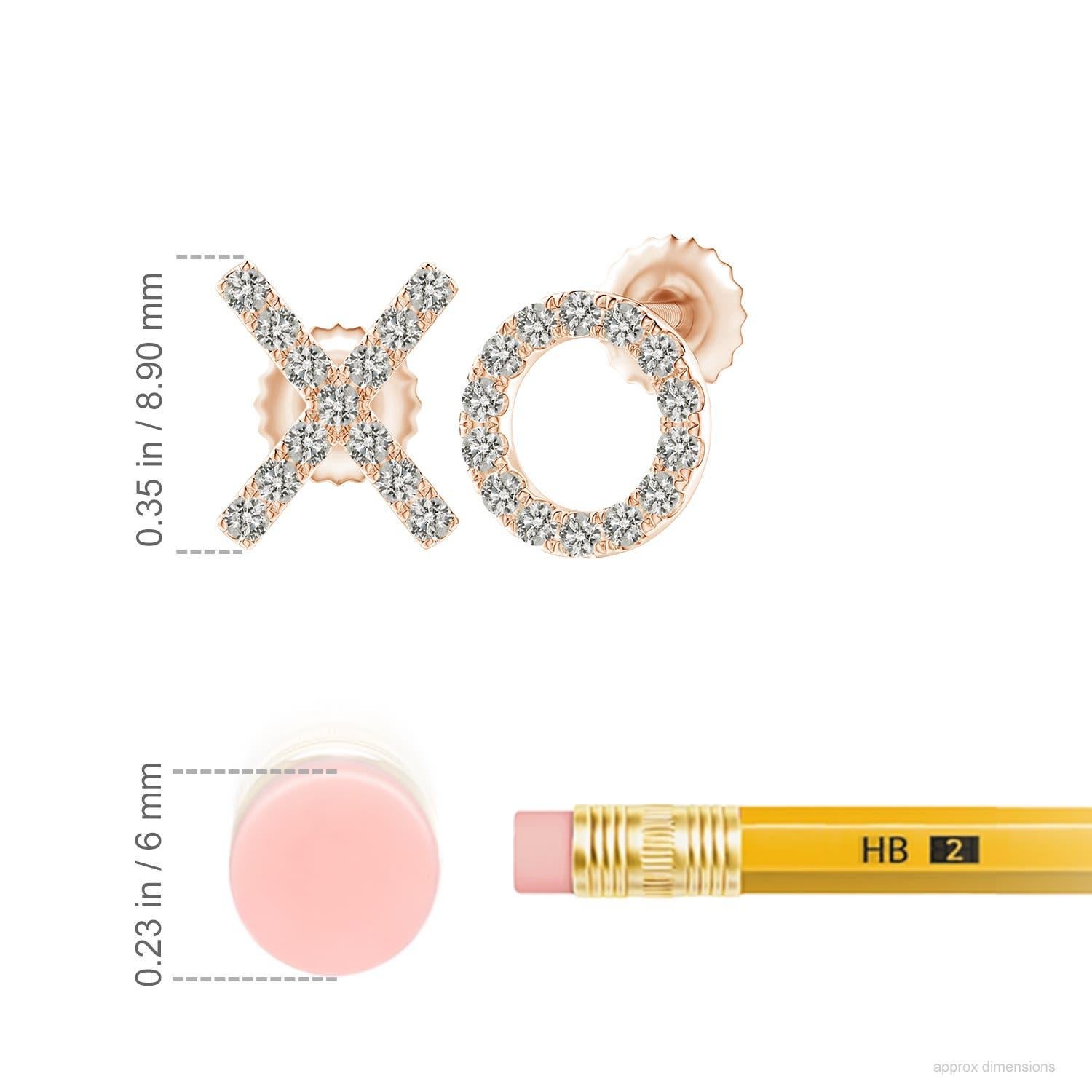 Les boucles d'oreilles XO conçues en or rose 14 carats sont tout simplement fascinantes. Des diamants ronds étincelants dans une monture en pavé U embellissent brillamment le motif XO, ajoutant une touche éblouissante à ces adorables boucles